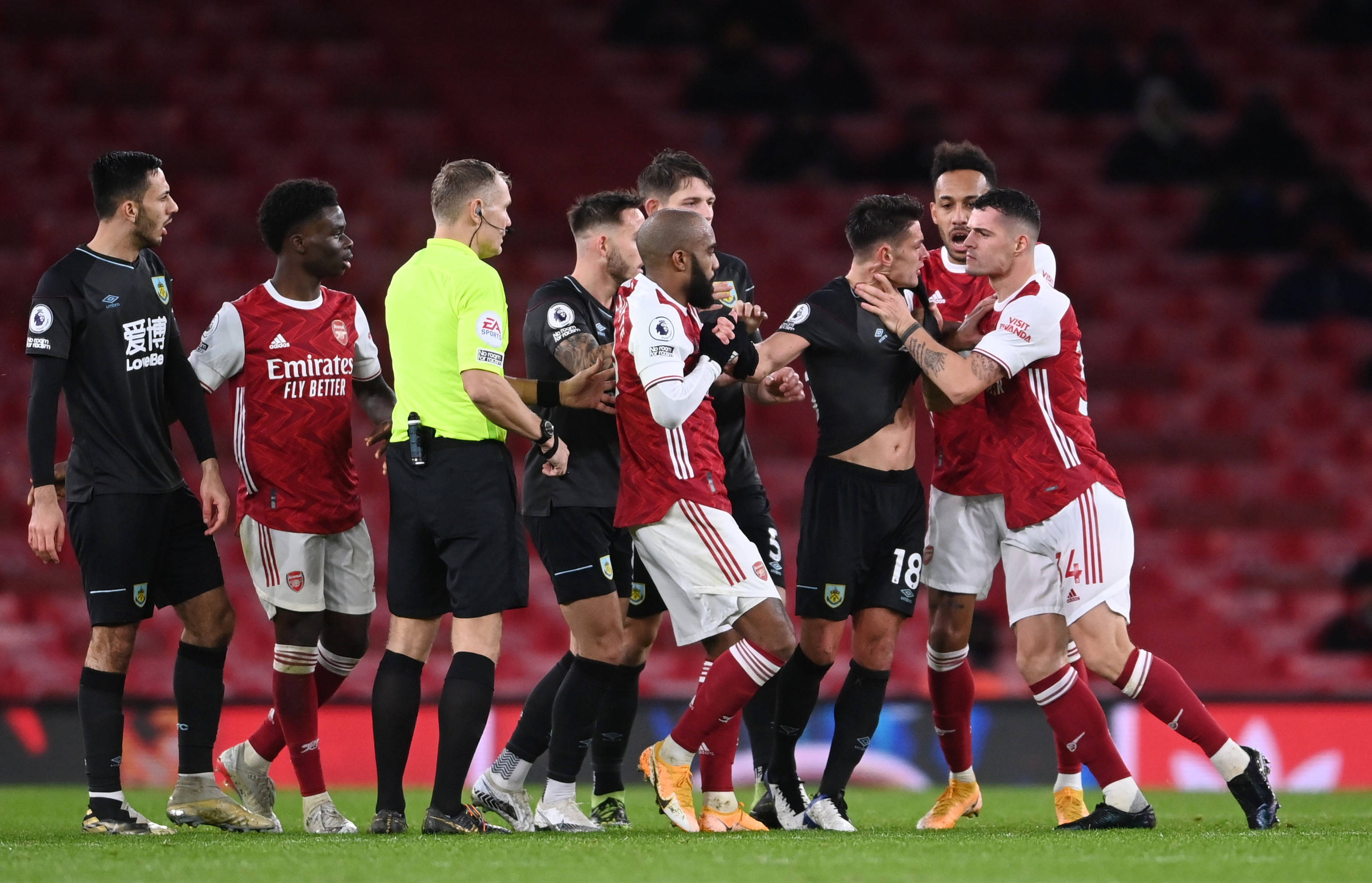 门的即将关 门的即将关